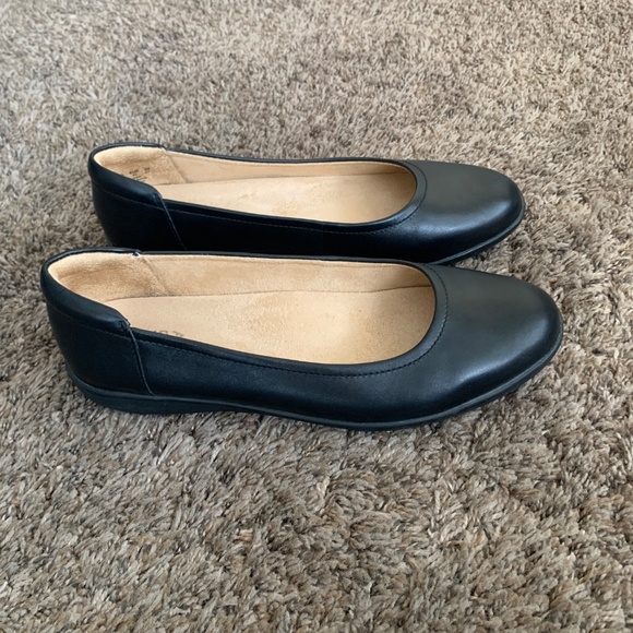 Naturalizer Flexy Black Leather Flats Sz.10M Cushioned Classic Shoes Minimalist - Picture 2 of 11